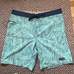 Patagonia Men’s Stretch Wavefarer 21” Boardshorts - size 40- *NWOT